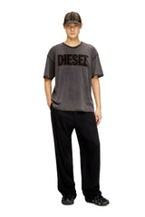 T-shirt with appliqué logo and raw edge